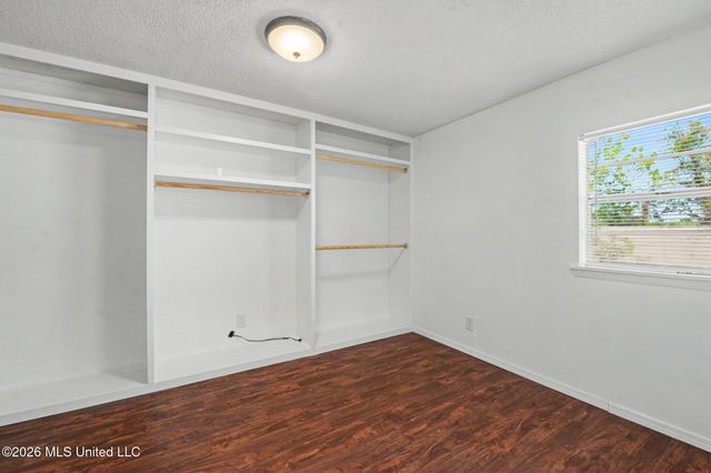3214 Wesley Street, Pascagoula, MS 39567