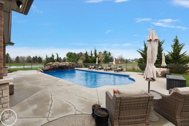 69211 Meadowbrook Lane, Bruce Twp, MI 48065