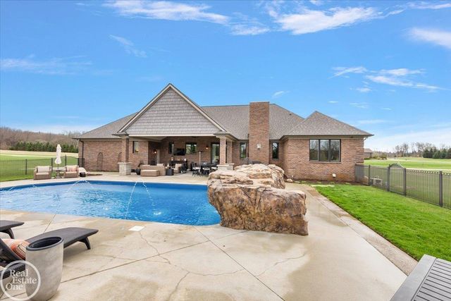 69211 Meadowbrook Lane, Bruce Twp, MI 48065