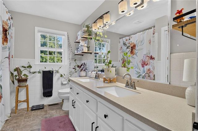1251 Union Cross Road, Kernersville, NC 27284