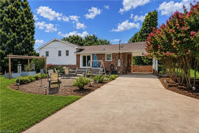 1251 Union Cross Road, Kernersville, NC 27284