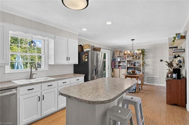 1251 Union Cross Road, Kernersville, NC 27284