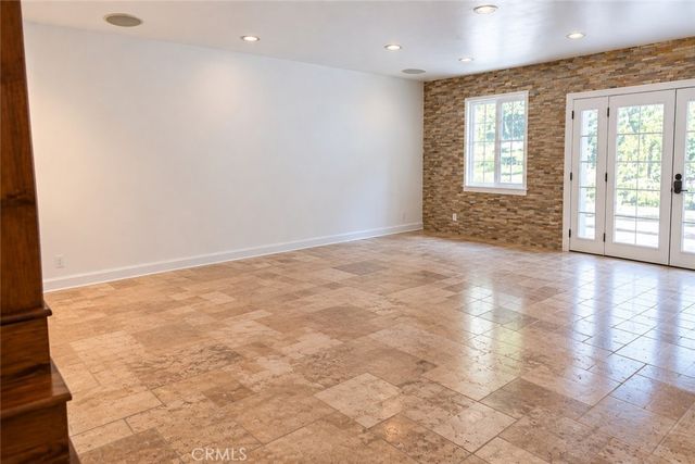 16633 Oak View Drive, Encino, CA 91436