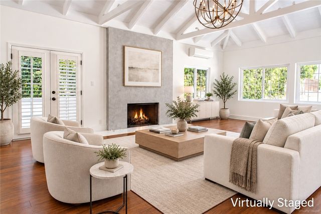 16633 Oak View Drive, Encino, CA 91436