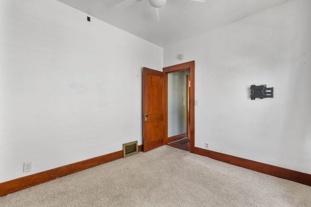2607 Bridge Avenue, Davenport, IA 52803
