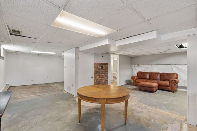 2607 Bridge Avenue, Davenport, IA 52803