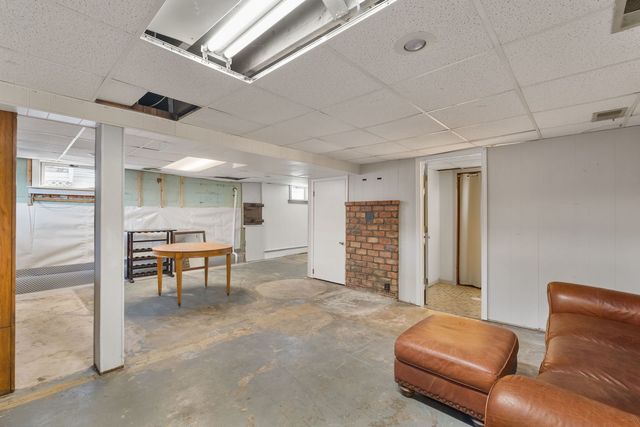 2607 Bridge Avenue, Davenport, IA 52803