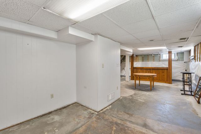 2607 Bridge Avenue, Davenport, IA 52803