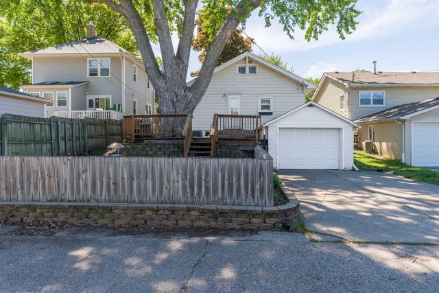 2607 Bridge Avenue, Davenport, IA 52803