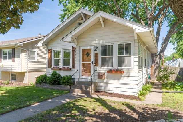 2607 Bridge Avenue, Davenport, IA 52803