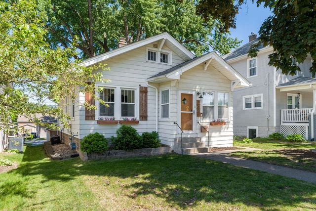 2607 Bridge Avenue, Davenport, IA 52803