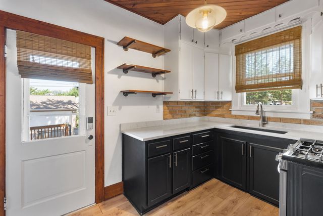 2607 Bridge Avenue, Davenport, IA 52803