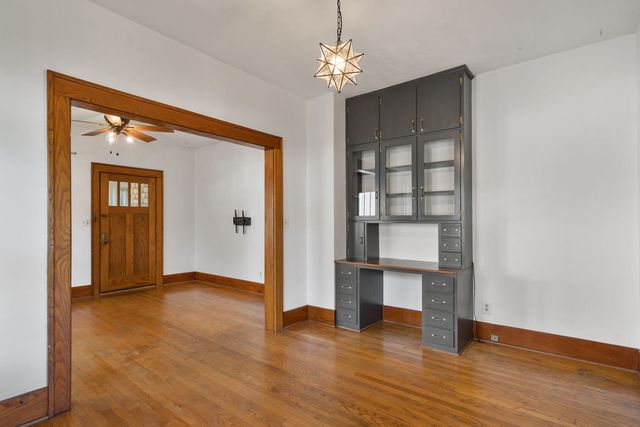 2607 Bridge Avenue, Davenport, IA 52803