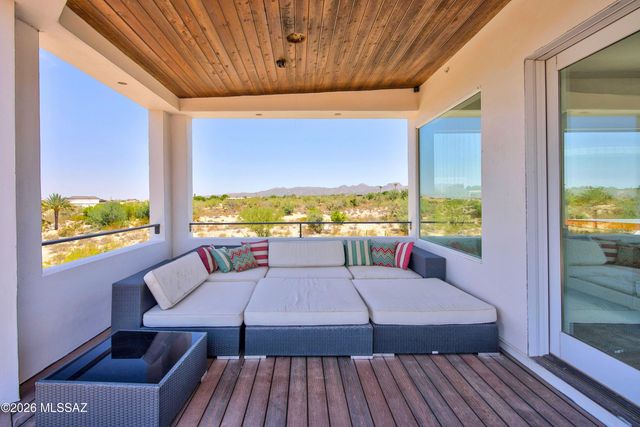 9725 N Linda Vista Place, Tucson, AZ 85742