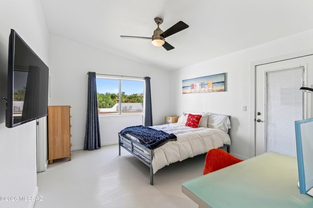 9725 N Linda Vista Place, Tucson, AZ 85742