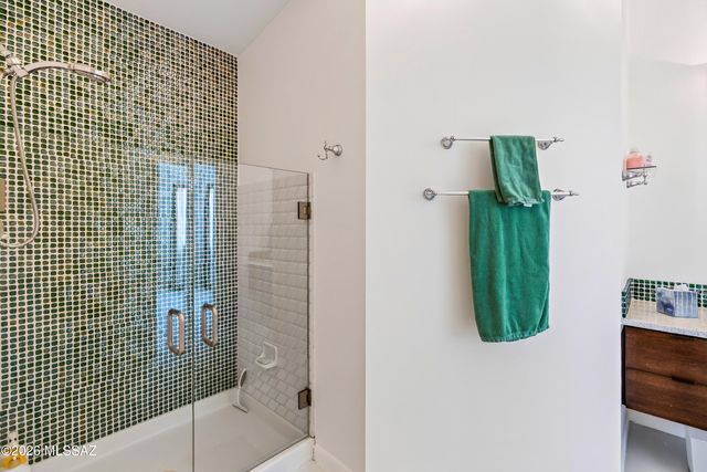 9725 N Linda Vista Place, Tucson, AZ 85742