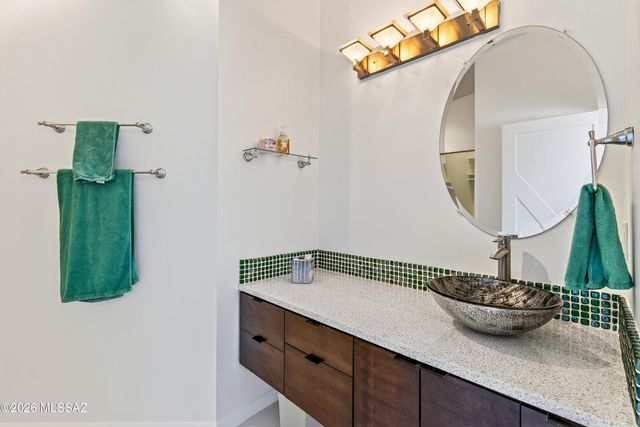 9725 N Linda Vista Place, Tucson, AZ 85742