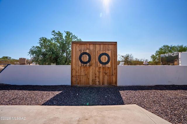 9725 N Linda Vista Place, Tucson, AZ 85742