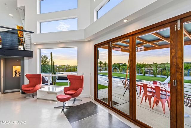9725 N Linda Vista Place, Tucson, AZ 85742