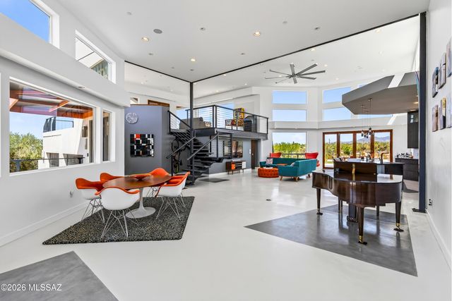 9725 N Linda Vista Place, Tucson, AZ 85742