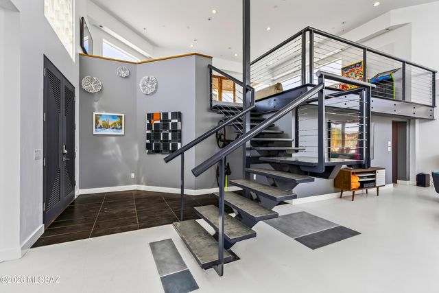 9725 N Linda Vista Place, Tucson, AZ 85742