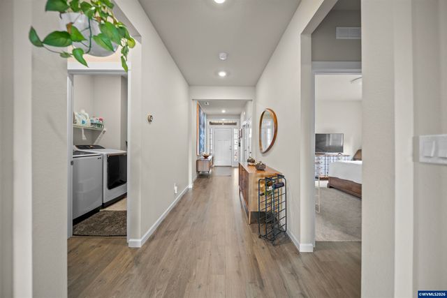 900 Marie St, Mt Angel, OR 97362