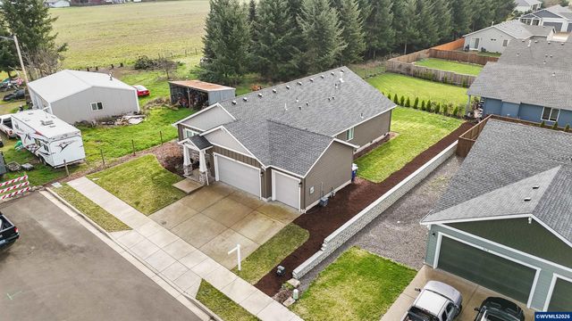 900 Marie St, Mt Angel, OR 97362