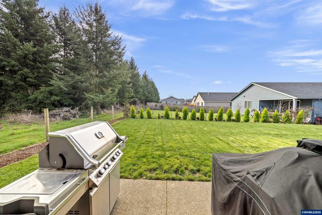 900 Marie St, Mt Angel, OR 97362