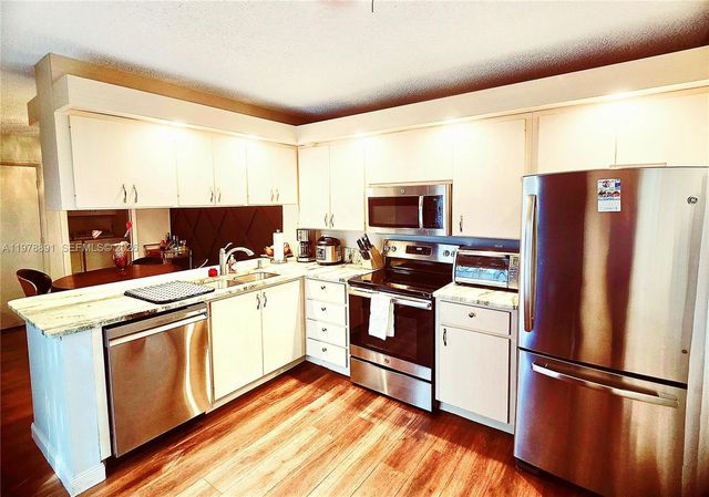 1931 Hartford Ct 21C, West Palm Beach, FL 33409