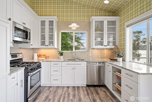 13320 E State Route 106, Belfair, WA 98528