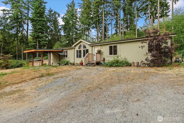 11652 State Route 525, Clinton, WA 98236