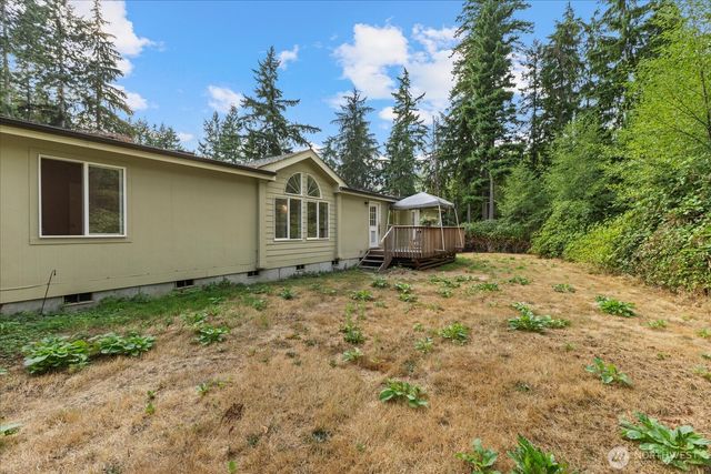 11652 State Route 525, Clinton, WA 98236