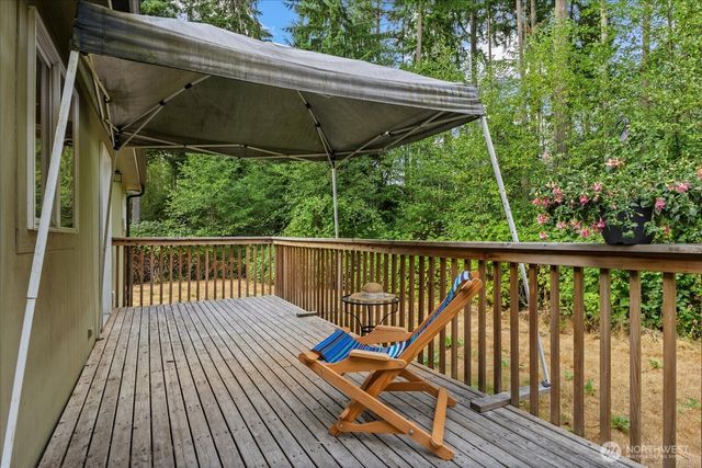 11652 State Route 525, Clinton, WA 98236