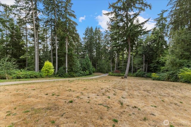 11652 State Route 525, Clinton, WA 98236