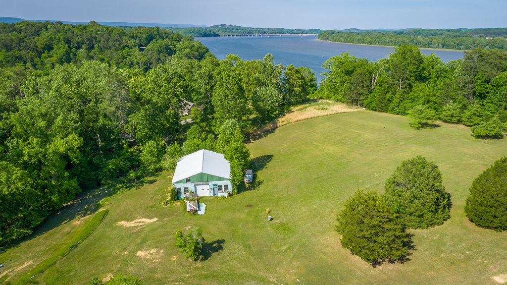 16624 N Star Cir, Bakewell, TN 37373