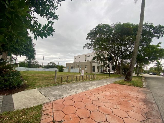 1741 Dewey St, Hollywood, FL 33020