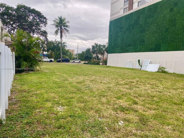 1741 Dewey St, Hollywood, FL 33020