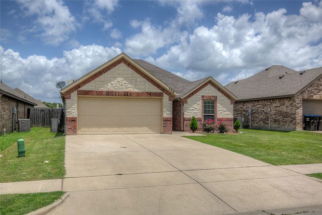 126 Comanche Drive, Greenville, TX 75402