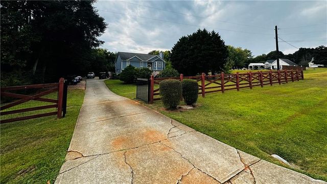 6075 Lights Ferry Road, Flowery Branch, GA 30542