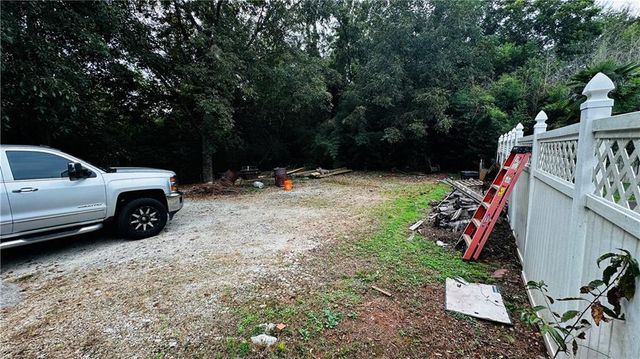 6075 Lights Ferry Road, Flowery Branch, GA 30542