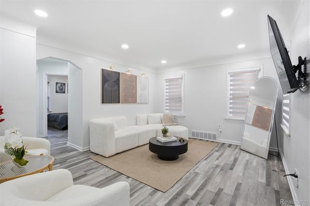 9586 Beaverland, Detroit, MI 48239