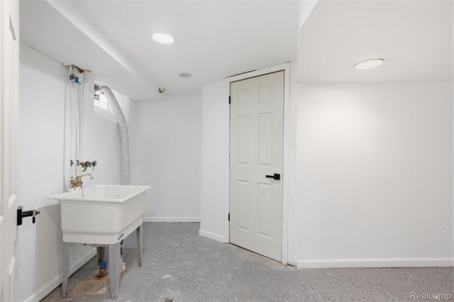 9586 Beaverland, Detroit, MI 48239