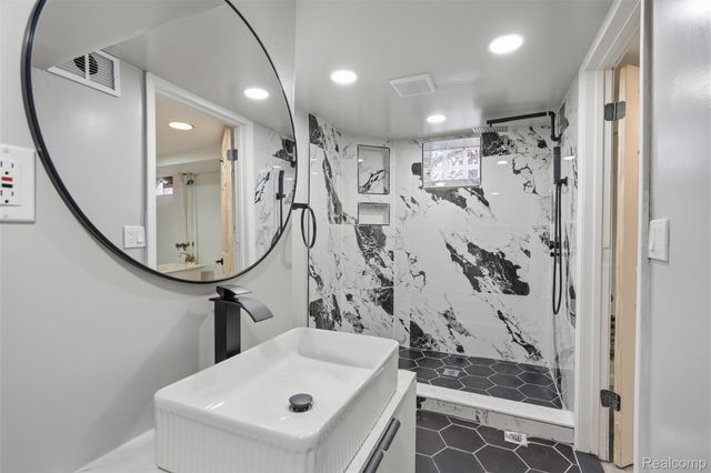 9586 Beaverland, Detroit, MI 48239