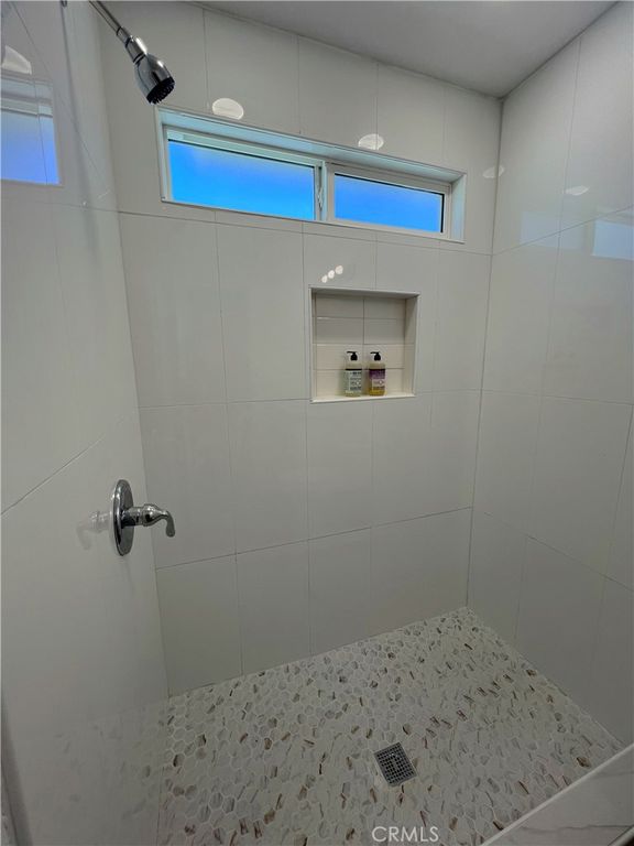 Image 12 of property listing at 10372 Mariposa, South Gate, CA 90280