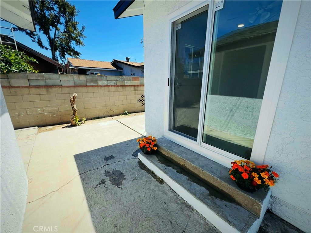 Image 15 of property listing at 10372 Mariposa, South Gate, CA 90280