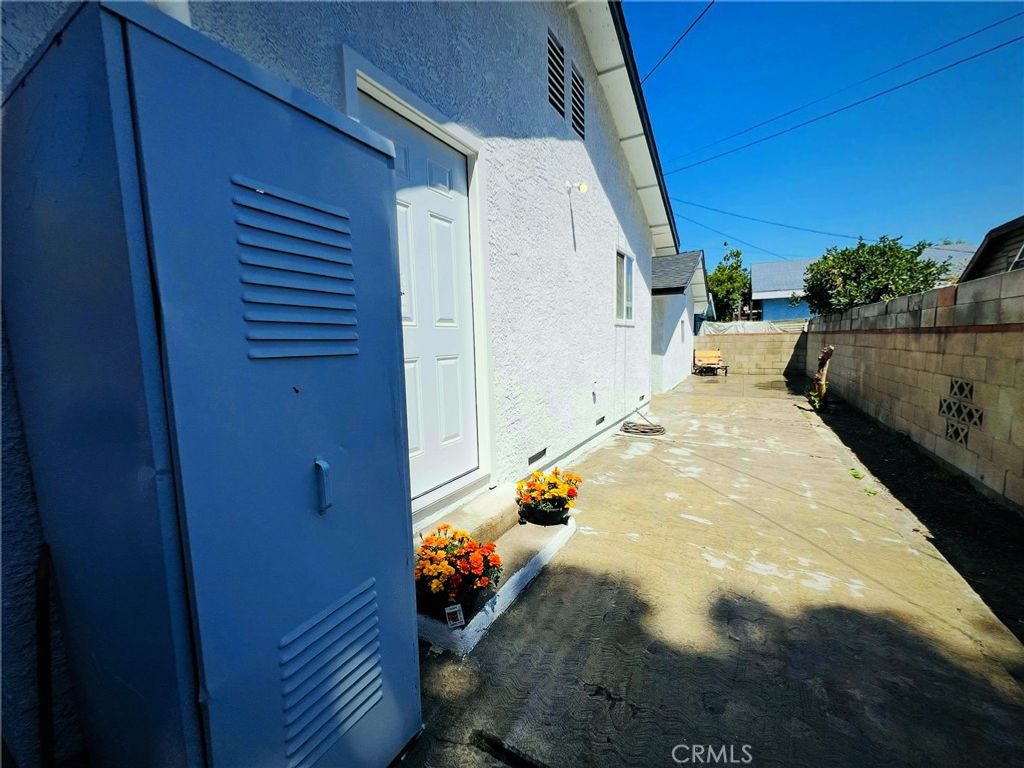 Image 16 of property listing at 10372 Mariposa, South Gate, CA 90280