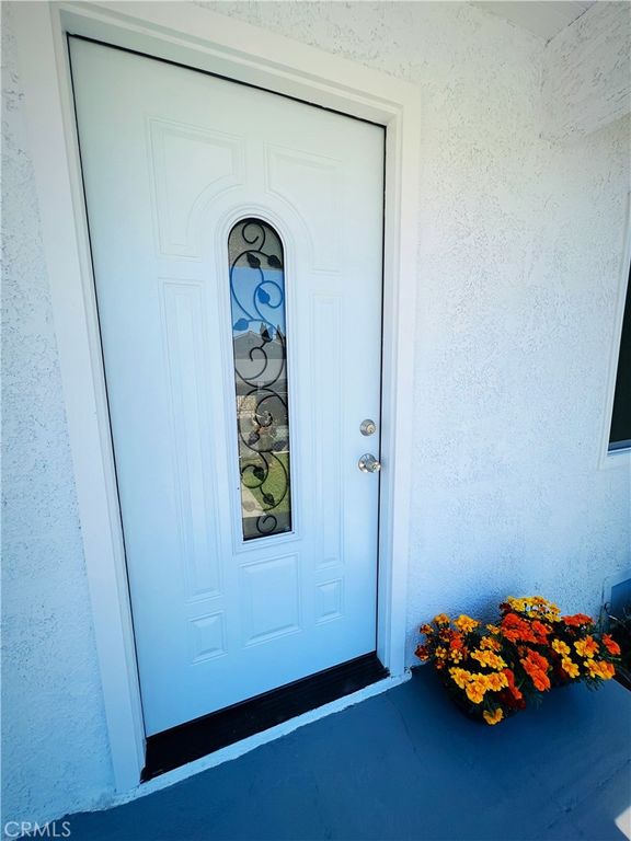 Image 3 of property listing at 10372 Mariposa, South Gate, CA 90280