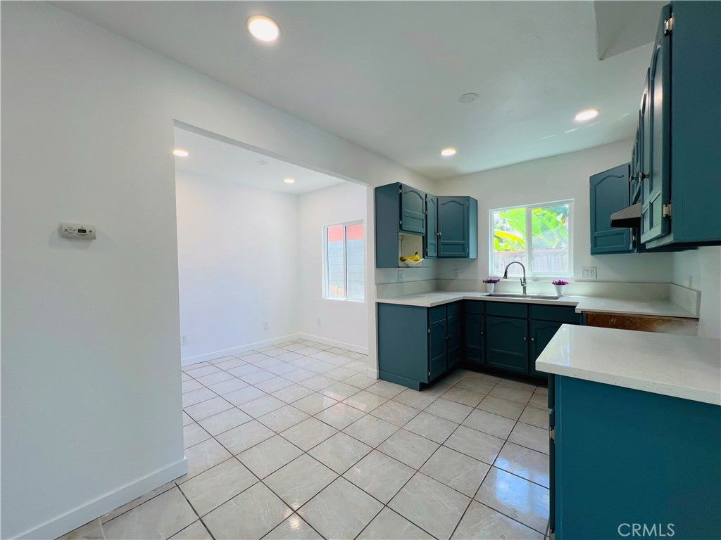 Image 6 of property listing at 10372 Mariposa, South Gate, CA 90280