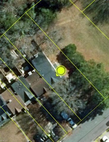 2118 Queen Annes CT, Carrollton, VA 23314