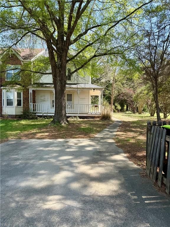 2118 Queen Annes CT, Carrollton, VA 23314